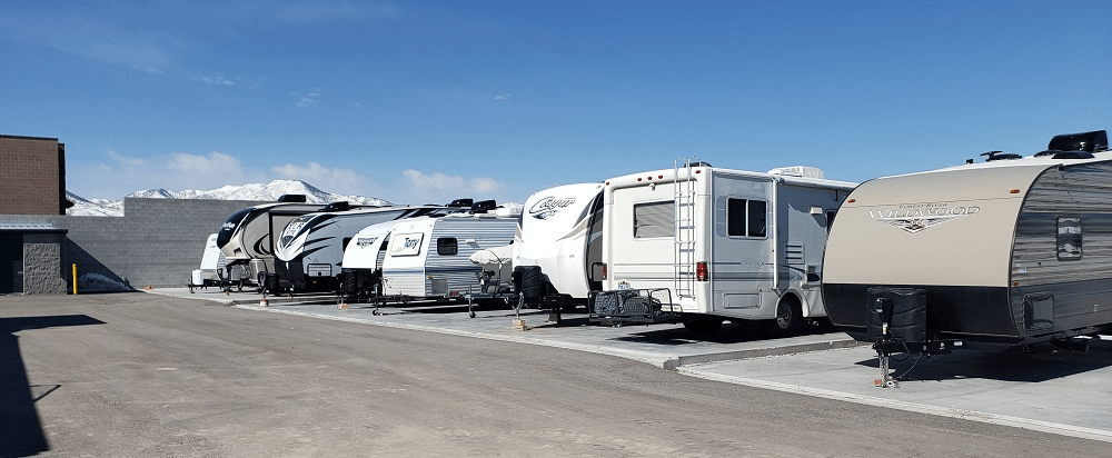 Top 4 RV Trailer Storage Tips For Winter Weather